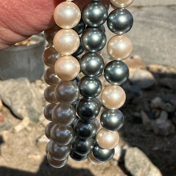 3 Pearl Bracelets See pics Strung on Elastic - Picture 2 of 3